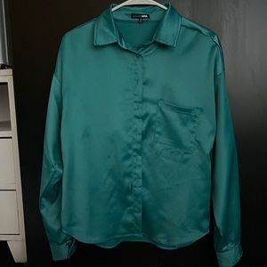 Fashion nova Matching shirt and skirt size small in good condition